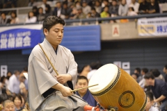 櫓太鼓の軽快なリズム　…